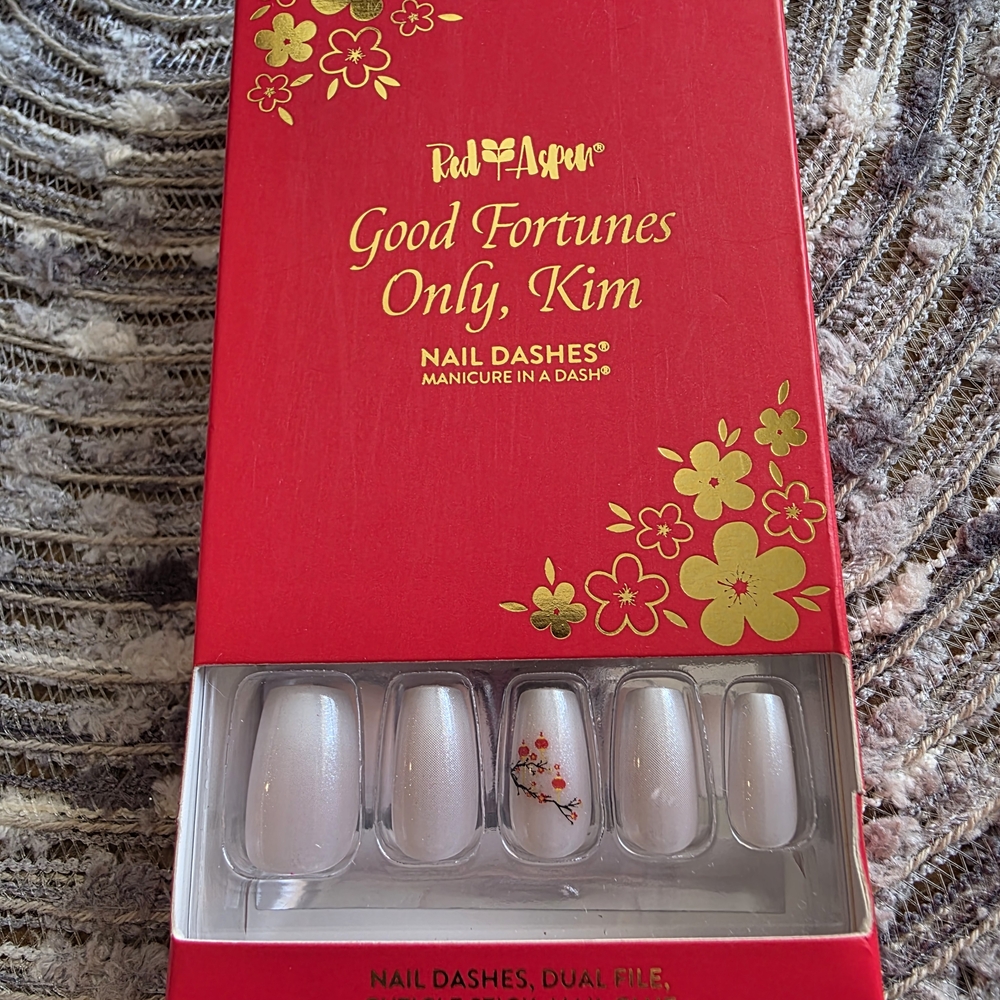 Red Aspen Nail Dashes - Good Fortunes Only, Kim